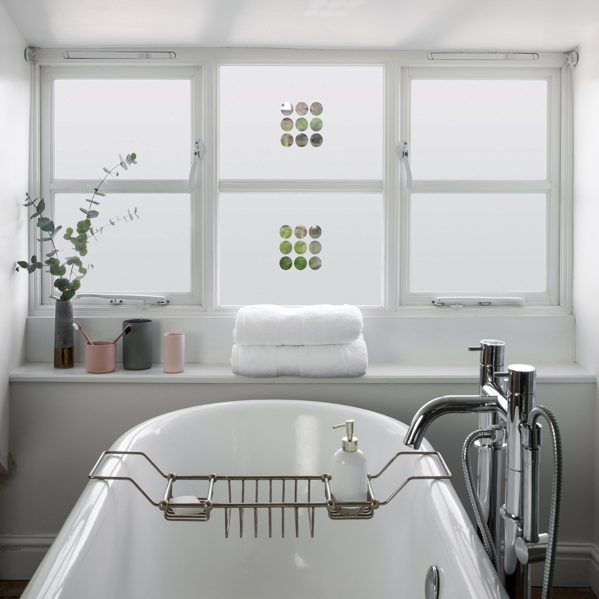 3 Stylish Ways to Transform Your Bathroom with Decorative Window Film